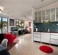 Beachside Tropical Retreat - Accommodation Redcliffe