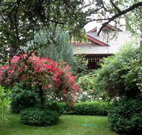 Allan Court Gardens Accommodation - Accommodation Redcliffe