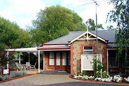 Amble In Self Contained Accommodation - Garden Retreat B & B - Accommodation Redcliffe 0