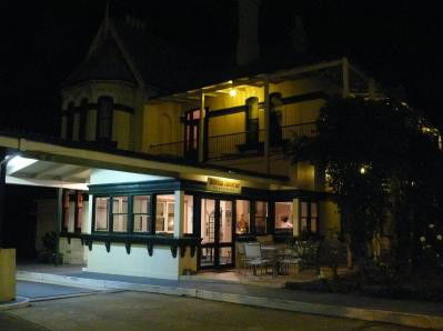 Airlie House Motor Inn - Accommodation Redcliffe 3