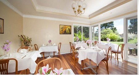 Closeburn House - Accommodation Redcliffe 0