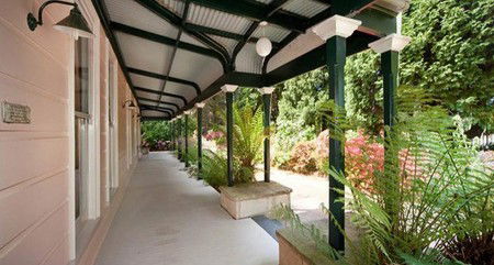 Closeburn House - Accommodation Redcliffe 1