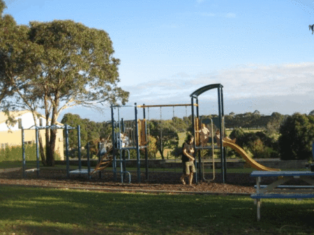 Limestone Coast Tourist Park - Accommodation Redcliffe 4
