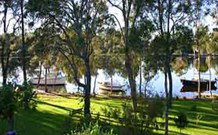 Between Waters B And B - - Accommodation Redcliffe 1