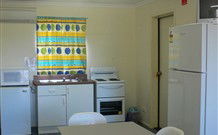 Carrie's Cottage - Accommodation Redcliffe 4