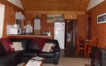 Pinegrove Cottage - Accommodation Redcliffe 0