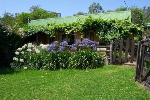 Fairview Farm Cottages - Accommodation Redcliffe 5