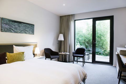 Flinders Hotel - Accommodation Redcliffe 1