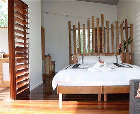 Sweetwater Lodge - Accommodation Redcliffe 1