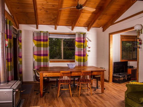 Daisy's Cottage - Accommodation Redcliffe 2