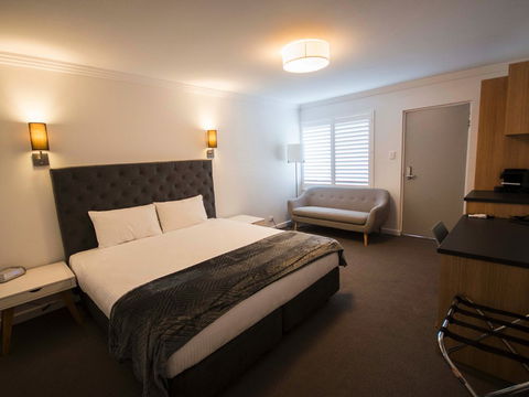 Quays Hotel - Accommodation Redcliffe 0