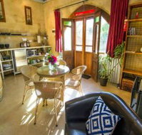 Outback Cellar and Country Cottage - Accommodation Redcliffe