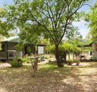 Red Tractor Retreat - Accommodation Redcliffe