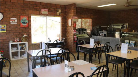 Mataranka Roadhouse And Cabins - Accommodation Redcliffe 2