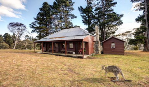 The Pines Cottage - Accommodation Redcliffe 1