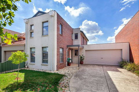 Phoenix House - Ballarat Townhouses - Accommodation Redcliffe 0