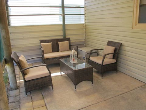 Fensom's Holiday Home - Accommodation Redcliffe 8