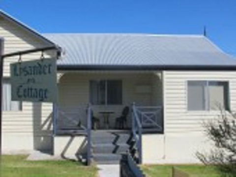 Fensom's Holiday Home - Accommodation Redcliffe 14