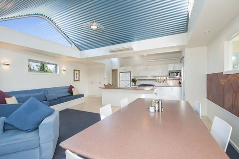 Seascape Apollo Bay - Accommodation Redcliffe 1