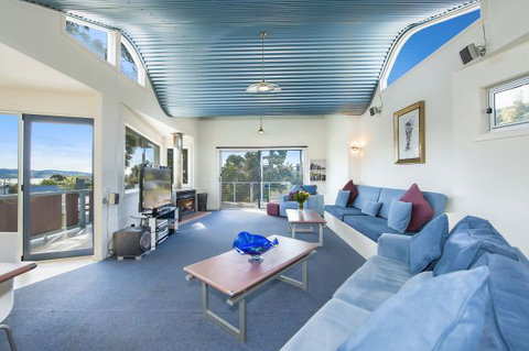 Seascape Apollo Bay - Accommodation Redcliffe 2