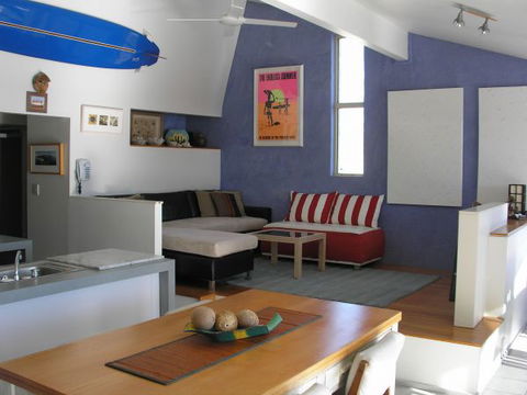 Boomers Beach House - Accommodation Redcliffe 0
