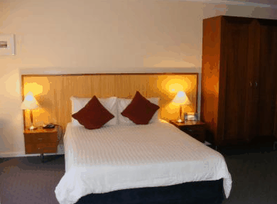Ocean Beach Hotel - Accommodation Redcliffe