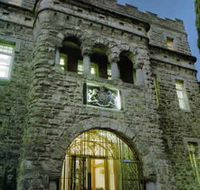 The Old Swan Barracks - Accommodation Redcliffe