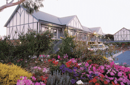 Country Comfort Adelaide Manor - Accommodation Redcliffe 0