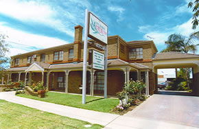 City Colonial Motor Inn - Accommodation Redcliffe 2
