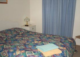Carn Court Holiday Apartments - Accommodation Redcliffe 0