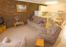 Carn Court Holiday Apartments - Accommodation Redcliffe 1