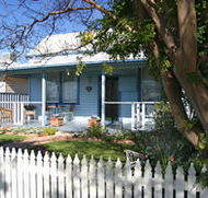 Penny's Cottage - Accommodation Redcliffe
