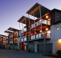Quarterdecks Harbour Retreat - Accommodation Redcliffe