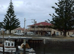Port Albert Hotel - Accommodation Redcliffe 0