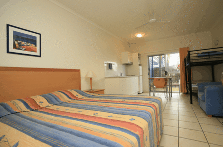 The Northern Greenhouse - Accommodation Redcliffe 2