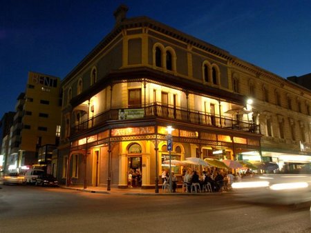 Austral Hotel - Accommodation Redcliffe 2