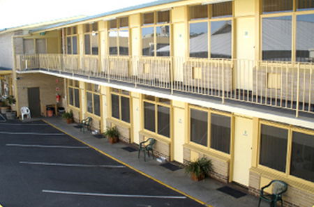 Grand Central Motel - Accommodation Redcliffe 1