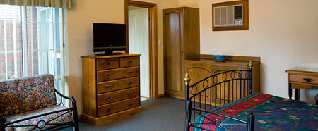 John Pirie Motor Inn - Accommodation Redcliffe 2