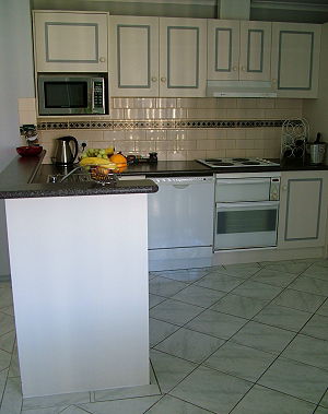Mid City Apartments - Accommodation Redcliffe 2