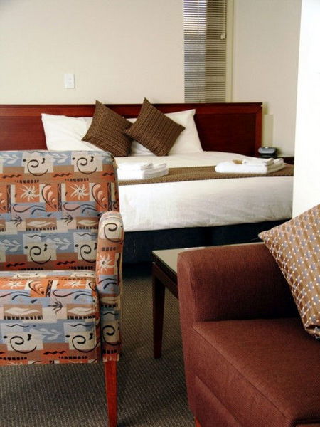 Strath Motel - Accommodation Redcliffe 1