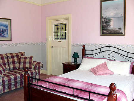 Donalea Bed & Breakfast - Accommodation Redcliffe 3