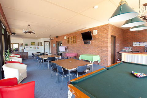 Statesman Motor Inn - Accommodation Redcliffe 3