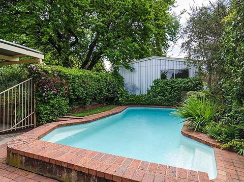 Dumas House - Accommodation Redcliffe 2
