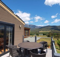 Mad on the Buckland - Accommodation Redcliffe