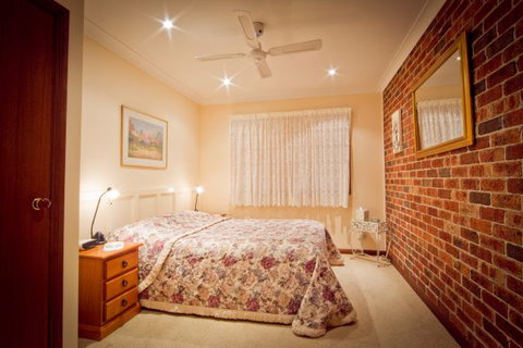 Camden Hillview - Accommodation Redcliffe 2