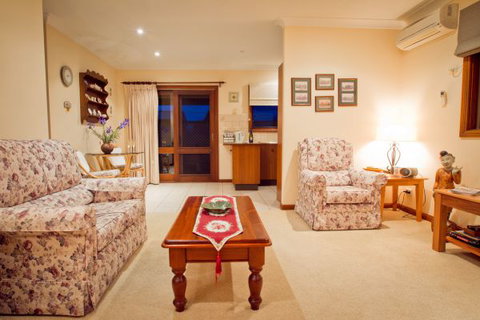 Camden Hillview - Accommodation Redcliffe 3