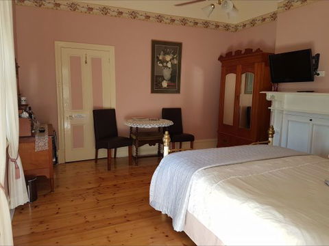 Angas Plains Wines Suites - Accommodation Redcliffe 1