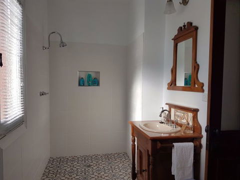 Angas Plains Wines Suites - Accommodation Redcliffe 9