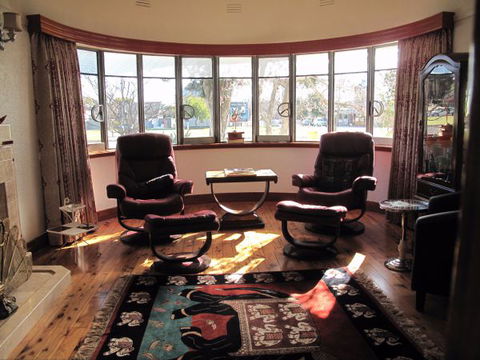 B&B Wodonga - Art Deco Accommodation - Accommodation Redcliffe 5