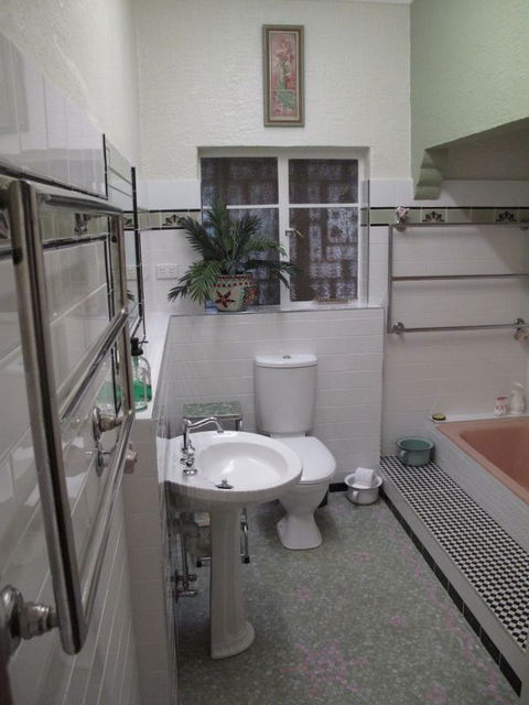 B&B Wodonga - Art Deco Accommodation - Accommodation Redcliffe 8